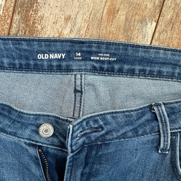 Old Navy Classic Boot Leg Jeans Classic Fit with Rae hem, size 14 - Picture 4 of 6